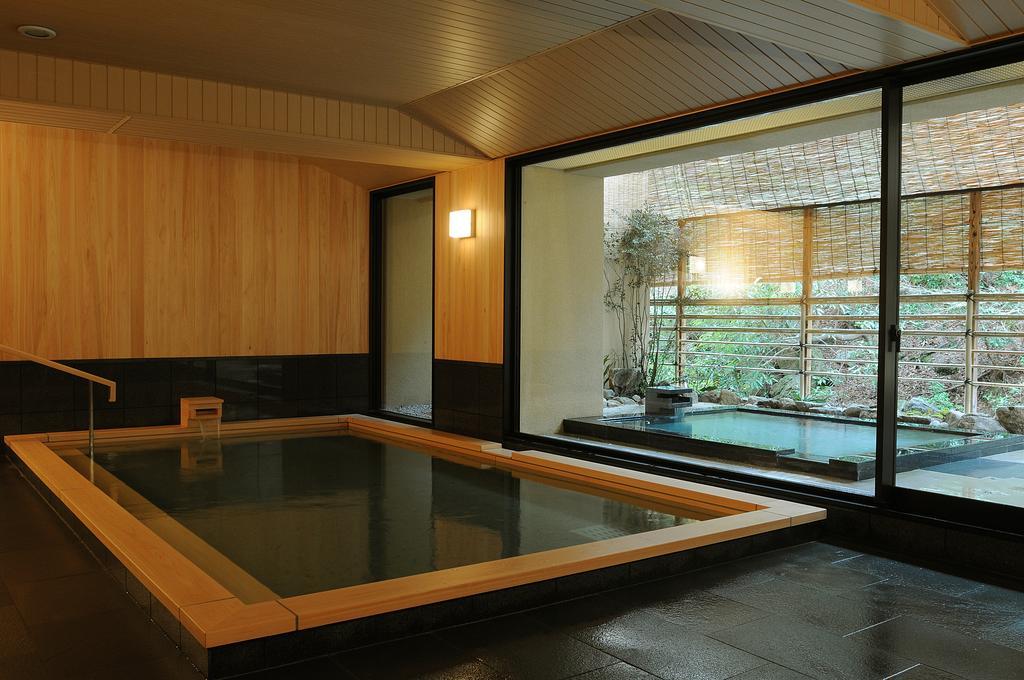 旅館 岩惣 4*